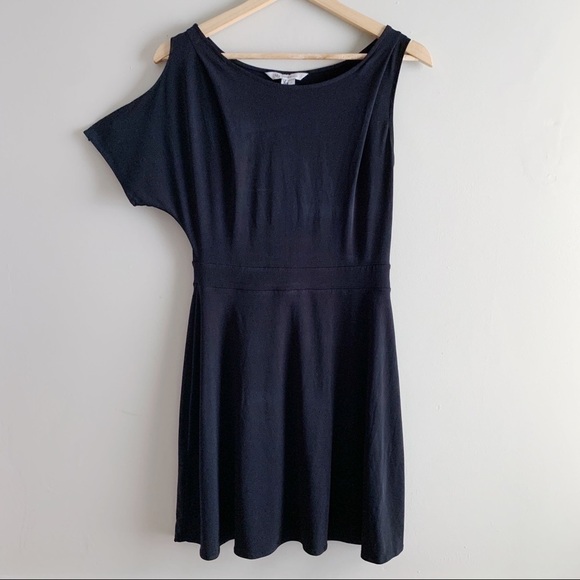 BCBGeneration Sleeveless Mini Cocktail‎ Dress in Black, Size Small - Picture 1 of 12